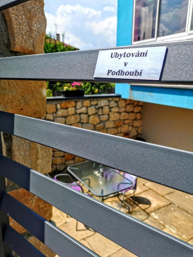 Ubytovani V Podhoubi Apartman Broumov Kültér fotó